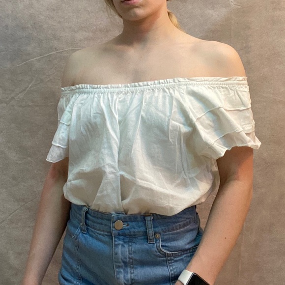 White Off The Shoulder Top - Picture 4 of 8